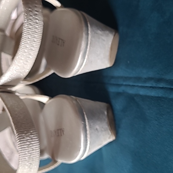 ALFANI Silver 2" Wedge - Picture 4 of 7